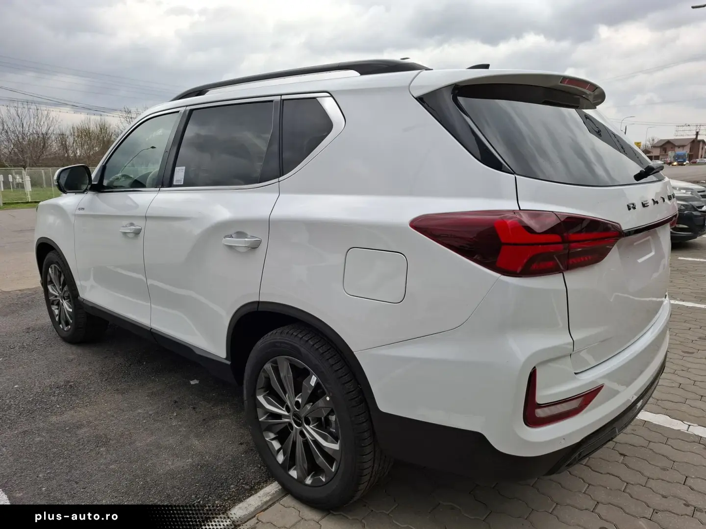 Kg-Mobility Rexton