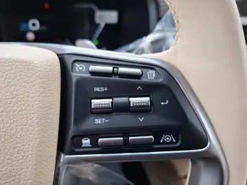 Kg-Mobility Rexton