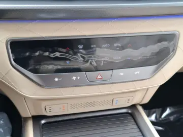 Kg-Mobility Rexton