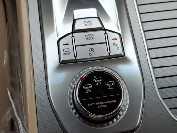 Kg-Mobility Rexton
