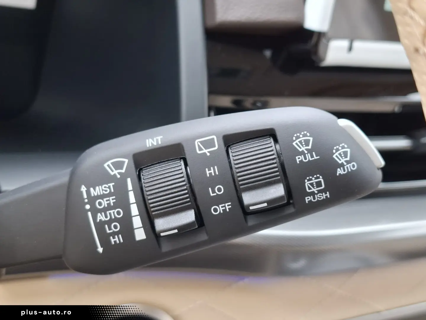 Kg-Mobility Rexton