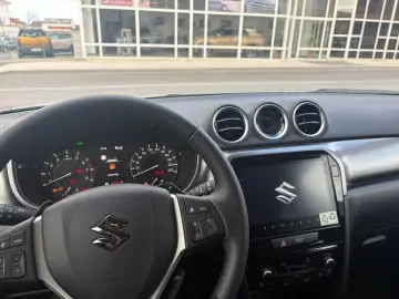 Suzuki Vitara 1.5 HEV ( strong hybrid ) Passion