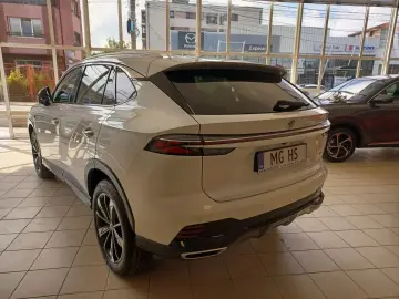MG HS Hybrid  2026