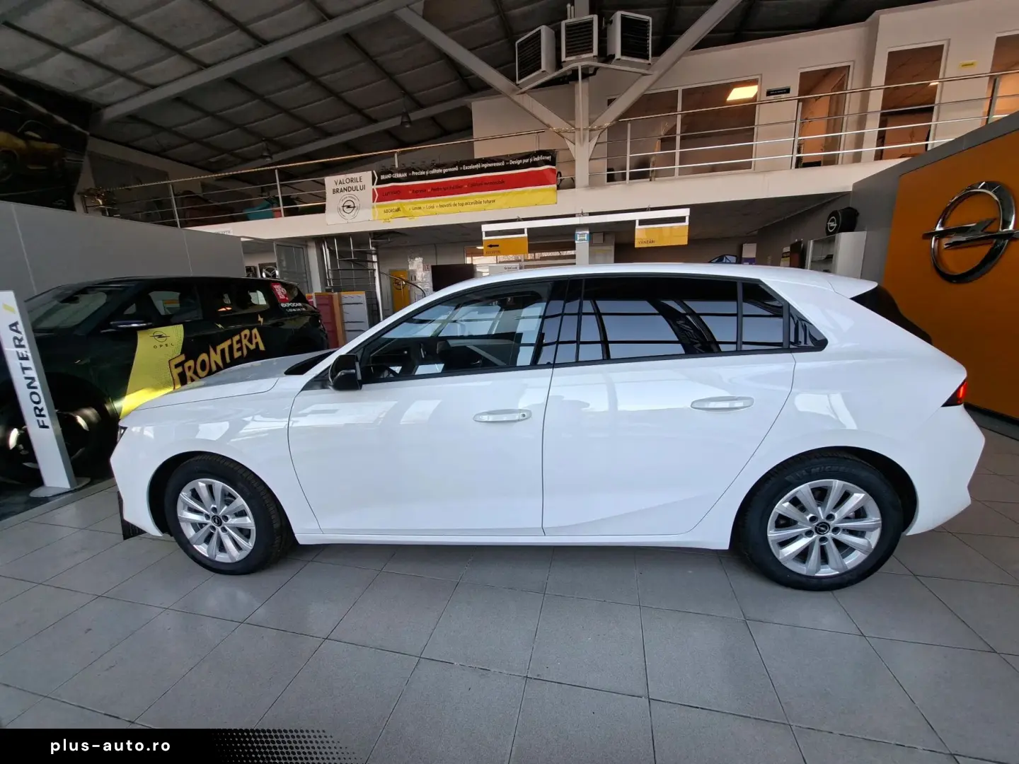 OPEL ASTRA 5 usi Edition 1.2 benzina 130 CP AT8