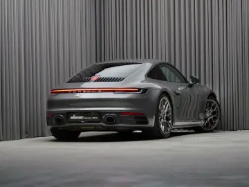 PORSCHE 992 Carrera S  Bose SportChrono