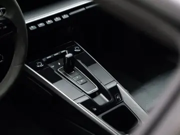 PORSCHE 992 Carrera S  Bose SportChrono