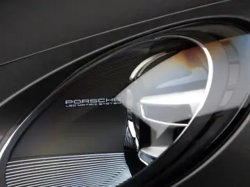 PORSCHE 992 Carrera S  Bose SportChrono