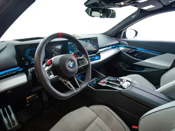 BMW M5 Touring   G99   M Drivers Package