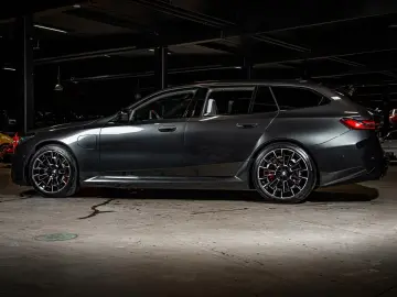 BMW M5 Touring   G99   M Drivers Package