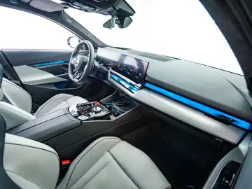 BMW M5 Touring   G99   M Drivers Package