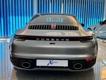 PORSCHE 992