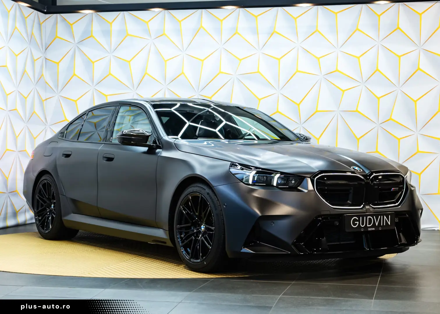 BMW M5 Carbon M Drive B&W Prod.2026