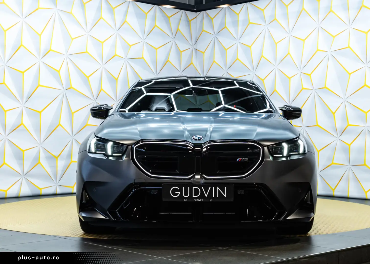 BMW M5 Carbon M Drive B&W Prod.2026