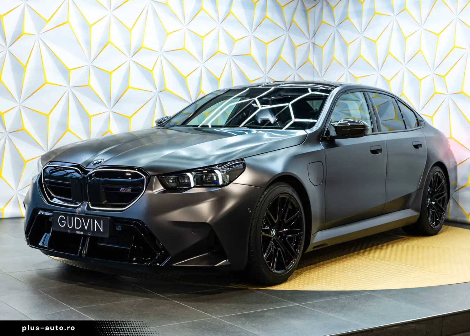BMW M5 Carbon M Drive B&W Prod.2026
