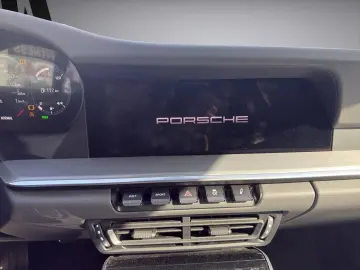 PORSCHE 911 Carrera