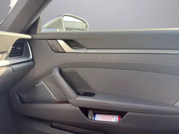 PORSCHE 911 Carrera