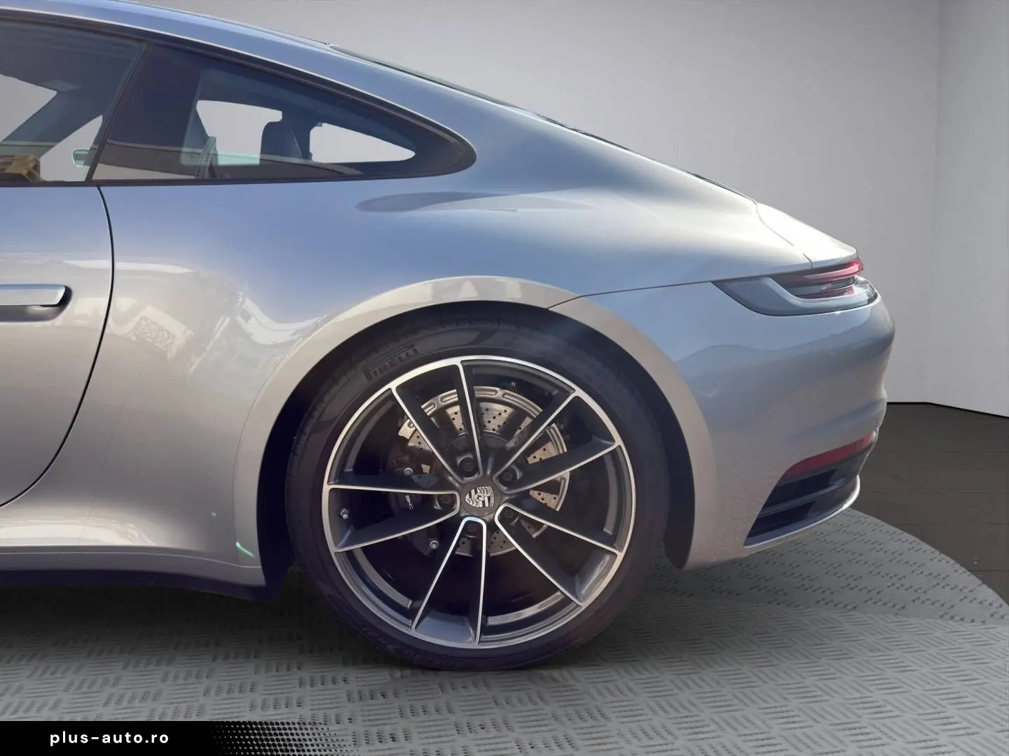 PORSCHE 911 Carrera