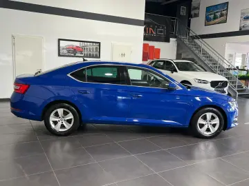 SKODA Superb 2.0 TDI Lim.