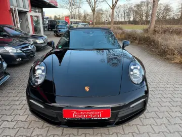 PORSCHE 992 Carrera 4 Cabriolet