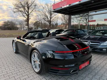 PORSCHE 992 Carrera 4 Cabriolet