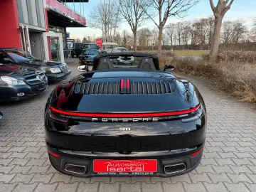 PORSCHE 992 Carrera 4 Cabriolet
