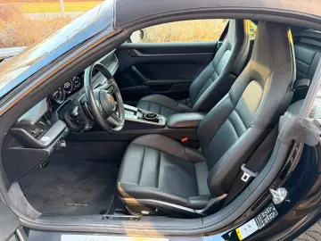 PORSCHE 992 Carrera 4 Cabriolet