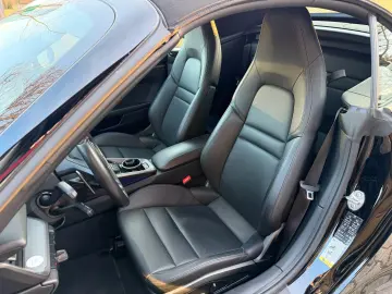 PORSCHE 992 Carrera 4 Cabriolet