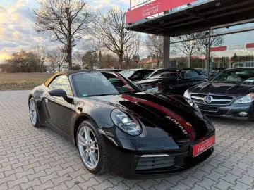 PORSCHE 992 Carrera 4 Cabriolet