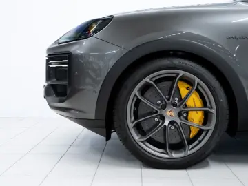 Porsche Cayenne Turbo E-Hybrid Coupé mit GT Pakket