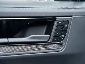 Porsche Cayenne Turbo E-Hybrid Coupé mit GT Pakket