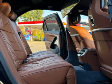 BMW M760 Baureihe 7 Lim M760 e xDrive