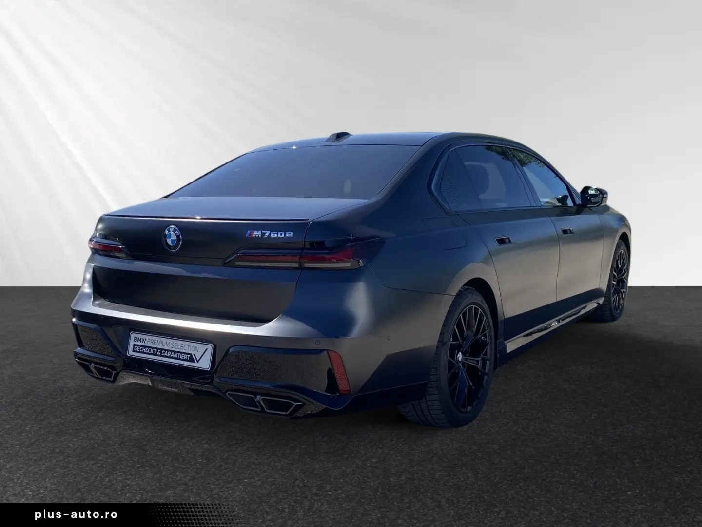 BMW M760e xDrive  FrozenDeepGrey  TV-FondEntertainme