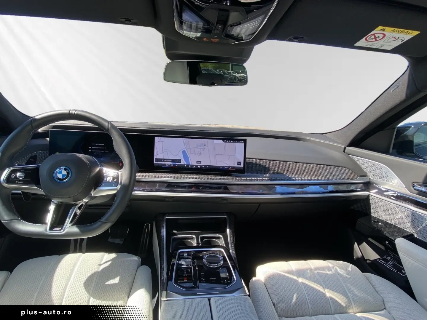 BMW M760e xDrive  FrozenDeepGrey  TV-FondEntertainme