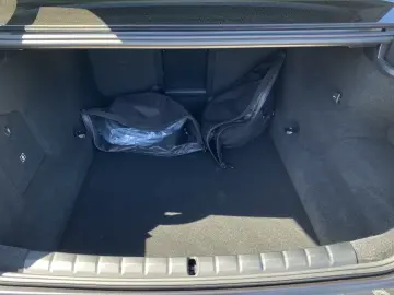 BMW M760e xDrive  FrozenDeepGrey  TV-FondEntertainme