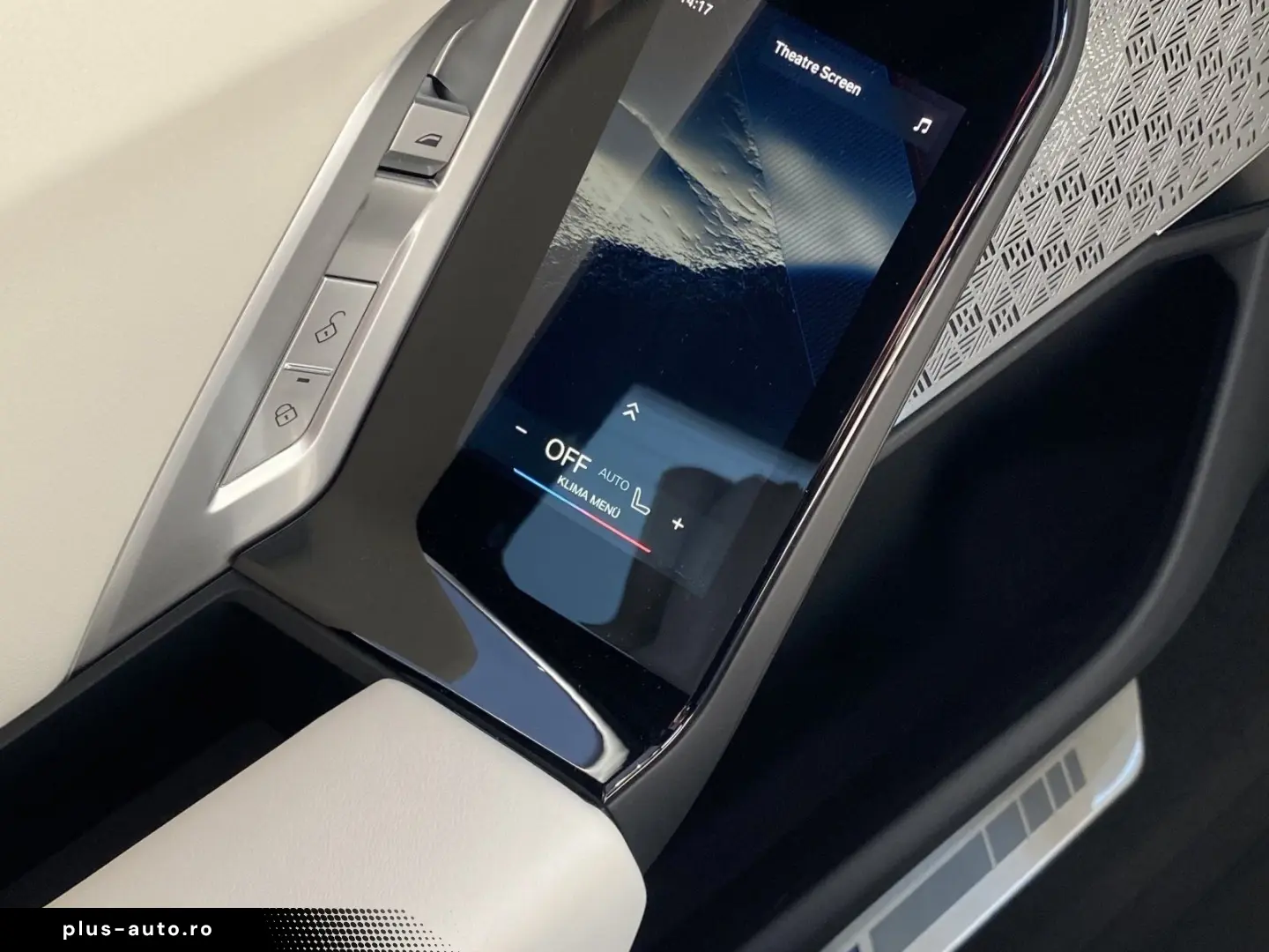 BMW M760e xDrive  FrozenDeepGrey  TV-FondEntertainme