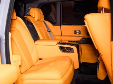 ROLLS ROYCE CULLINAN BLACK BADGE   STAR   ROOF   MANDARIN