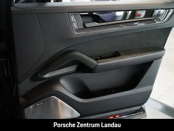 PORSCHE Cayenne Turbo E-Hybrid Coupe mit GT-Paket PDCC