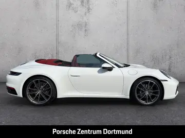 PORSCHE 992 911 Carrera Cabriolet Sportabgas Sportsitze