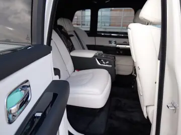 Rolls-Royce Cullian Black Badge 4 Seats I Starlight I TV I M