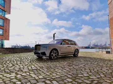 Rolls-Royce Cullian Black Badge 4 Seats I Starlight I TV I M