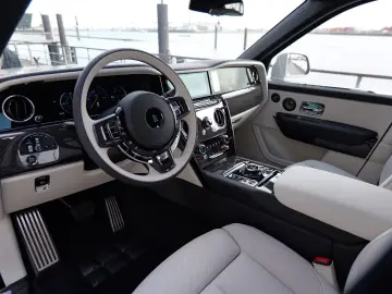 Rolls-Royce Cullian Black Badge 4 Seats I Starlight I TV I M