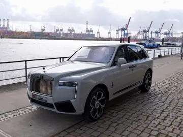 Rolls-Royce Cullian Black Badge 4 Seats I Starlight I TV I M