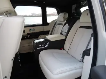 Rolls-Royce Cullian Black Badge 4 Seats I Starlight I TV I M