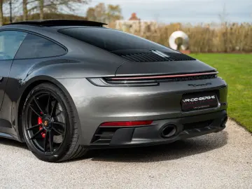 PORSCHE C2 GTS COUPE PANO CHRONO BOSE SPORTEXHAUST VAT