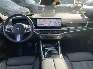 BMW X6 xDrive40d M Sport    AHK Sky Lounge H&K HUD