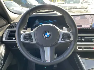 BMW X6 xDrive40d M Sport    AHK Sky Lounge H&K HUD