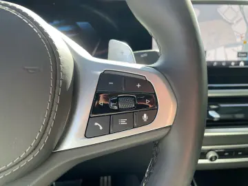 BMW X6 xDrive40d M Sport    AHK Sky Lounge H&K HUD