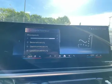 BMW X6 xDrive40d M Sport    AHK Sky Lounge H&K HUD