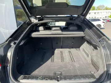 BMW X6 xDrive40d M Sport    AHK Sky Lounge H&K HUD