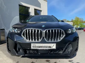 BMW X6 xDrive40d M Sport    AHK Sky Lounge H&K HUD